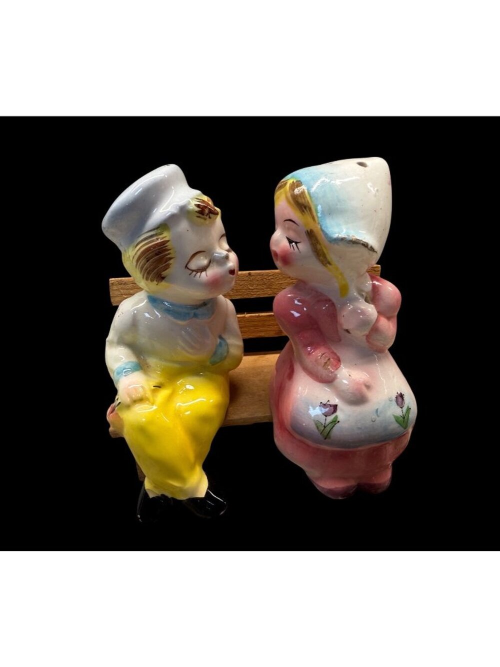 Vtg 1950s Japan Ceramic Kissing Dutch Boy Girl Salt Pepper Shakers Bench kitschy